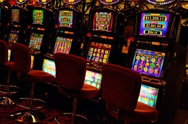 European Roulette wheel and betting layout on dnatoto mobile interface
